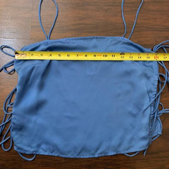 Lulu's Radiate Joy light blue tie up crop tank top size M - Picture 10 of 11